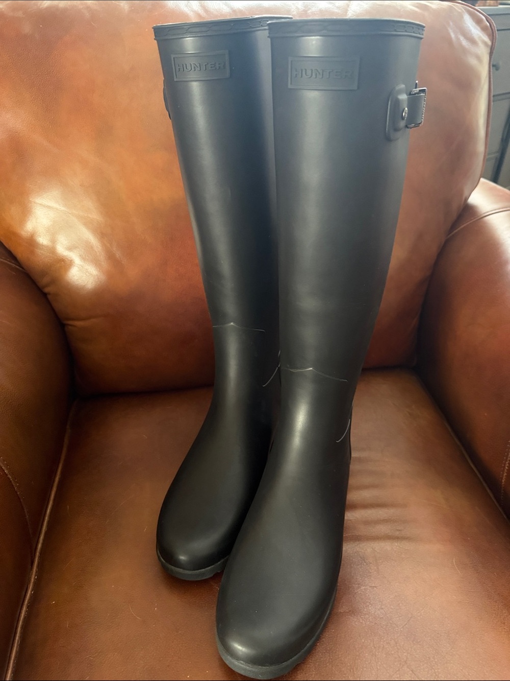 Hunter Tall Women's Black Rubber Rain Boots with Adjustable Buckle —SZ 9—NWOB